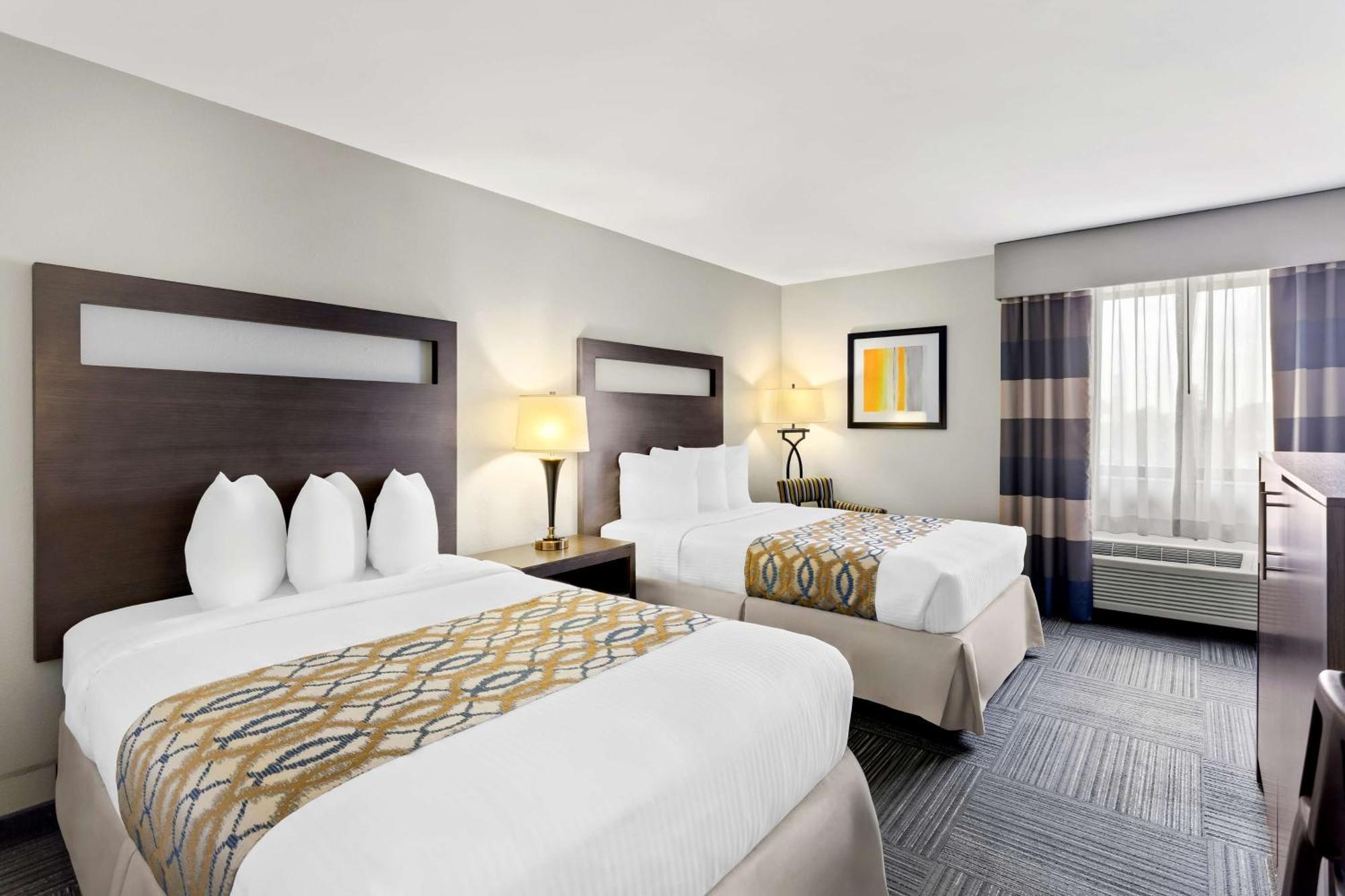 Western Hotel Naperville