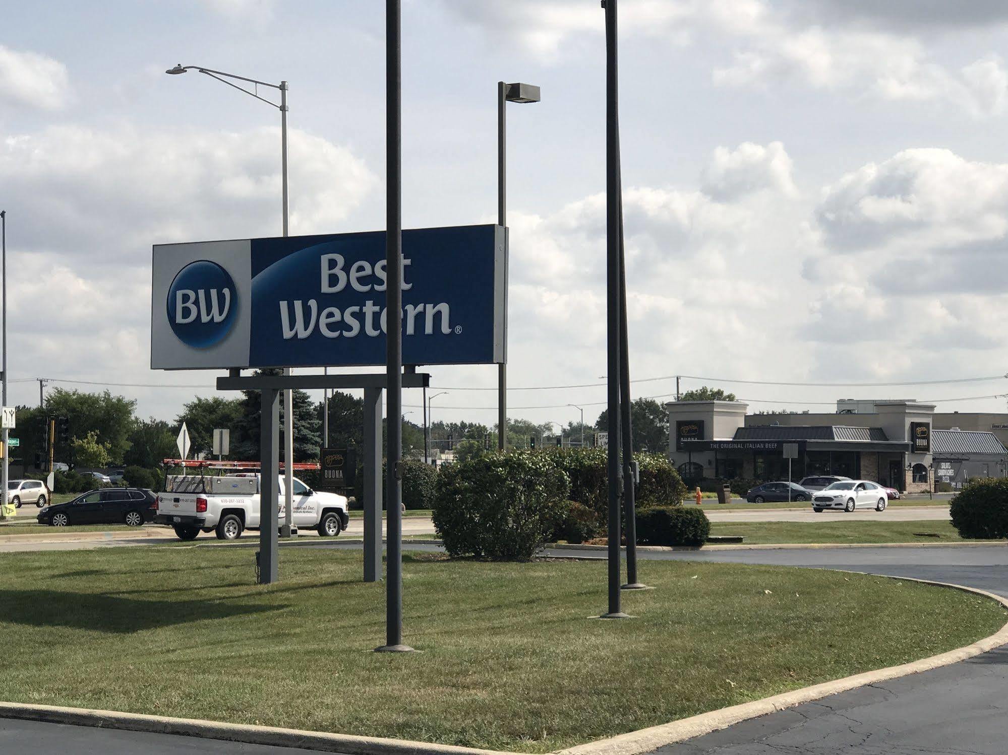 Western 3* Naperville