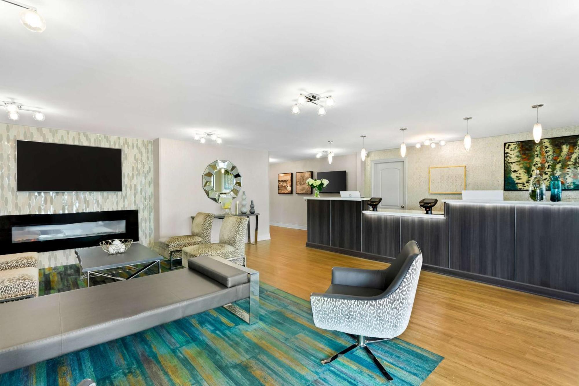 Western Hotel Naperville