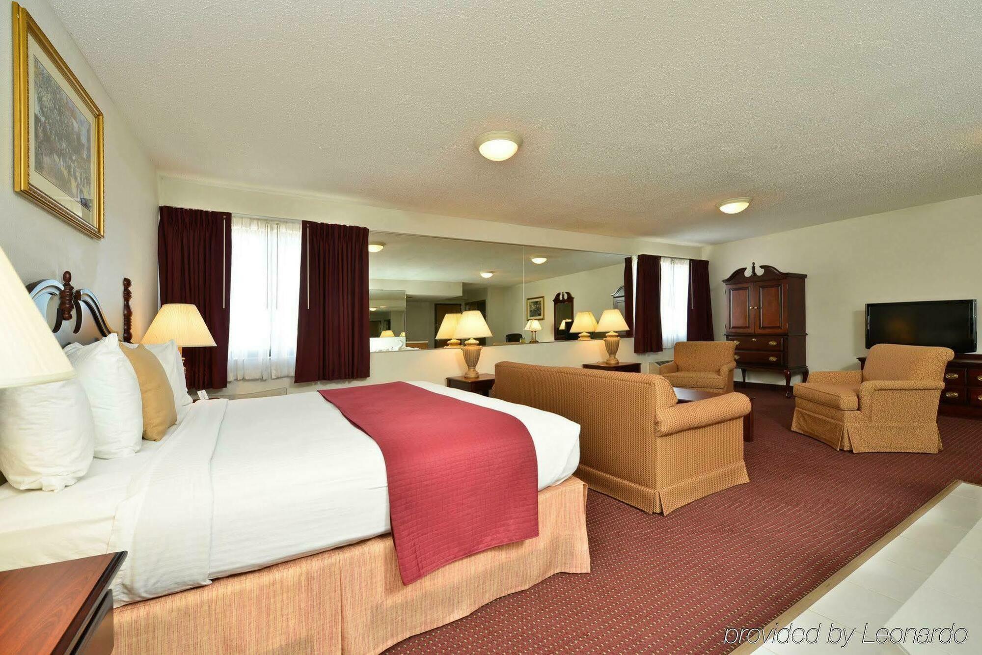 Western Hotel Naperville